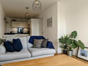 Newly built apartment, stunning views of the city!