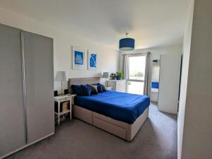 Newly built apartment, stunning views of the city!