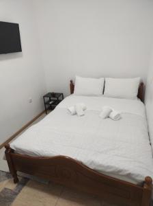 Panos Hause 3