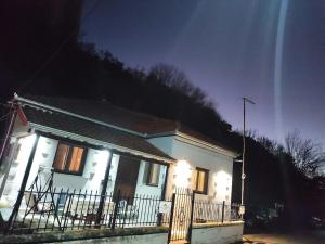 Panos Hause 3