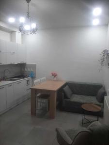 Modern White Apartment, Tbilisi Shartava
