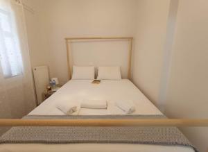 Garden Retreat 2 bedroom apt in Kallithea