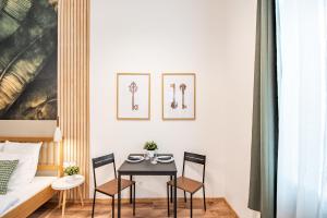 Stylish Central Nest with AC