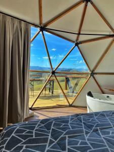 Domo com vista do Lago e Montanhas