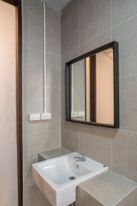 Crownex Studio Deluxe