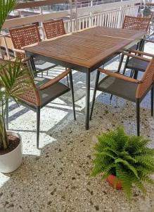 Acropolis Vista 3-Bedroom in Neos Kosmos