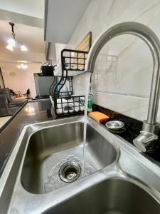 Cozy, 2 br Apartment on 14th Floor!