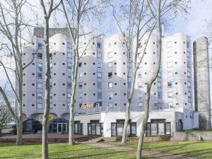 hotelF1 Cergy