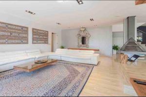 Luxury villa in Tossa, heated pool