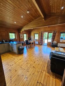 Otter lodge, Lakeside Lodges