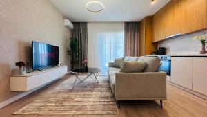 Crystal North Deluxe Apartments - Modern Comfort & Style