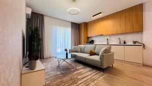 Crystal North Deluxe Apartments - Modern Comfort & Style