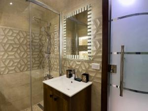 Modern 3BR Retreat at Akoya Perfect for Work & Family Stays