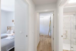 Casa Valentino - Elegant Apartment with Pool Access & Sunny Terrace