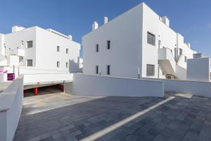 Cosy Casa Nalia - Apartment with Terrace, Pools & Jacuzzi