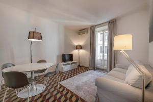 Sempione12-Elegante Bilo with Balcony - B Home