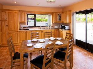 4 Bed in Inch oc-ii11636