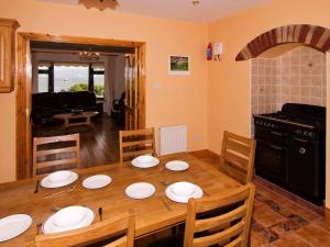 4 Bed in Inch oc-ii11636