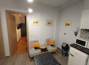 The Athenian Nest 2-Bedroom Apartment in Metaxou