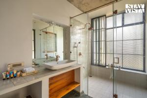 StayVista at The Tilah with Pool, Lawn, WiFi