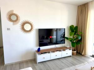 Bohemian penthouse in Girne Alsancak, close to Merit hotels