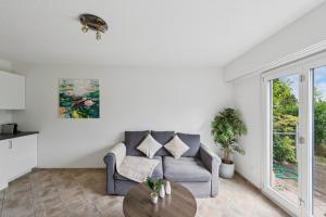 EXQUIS Design 2-Room Apartment Zurich ROSET I Garden I Lake View