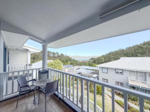 Lagoon View Retreat-Stylish 2BR in Central Knysna
