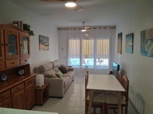 petit apartament a 100 m de la platja
