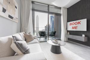 Free housekeeping visits during your stay - StayShort - Business Bay apartment sleeps 4 with City Views