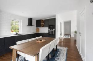 Newly Built House with Free Parking in Scenic Nature