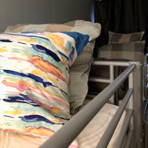 Female dorm- Femme dortoir Paris 8pm-10am