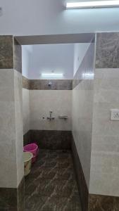 Shiv ganga palace guest house