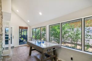 330 Beaver Circle ("Clover Cottage")