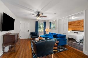 Cozy 4BR Home Pet Friendly Large Yard & Patio