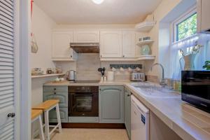 Stones Throw Cottage