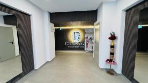 Crystal North Deluxe Apartments - Modern Comfort & Style