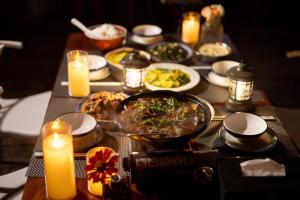 Zhangjiajie Flowers Valley,Watching Sunrise Cloud Sea, enjoying an infinity pool, free Chinese and Western breakfast, and free shuttle service to the entrance of the National Forest Park