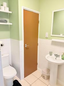 2 bedroom apartment & balcony Jewellery Quarter