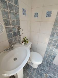 Confortable y hermosa casa en conjunto cerrado a 5 minutos de La Universidad de Carabobo y 10 de la zona centrica Valencia con todos los serivicios cerca