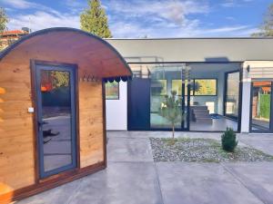 Avala Villa With Indoor Pool & Spa