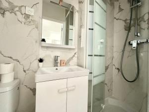 New 135 Suite Victor - Cosy Apartment Paris Center