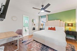 NRG MedCenter Luxe 4BD Home w FencedYard WasherDryer Pet Friendly