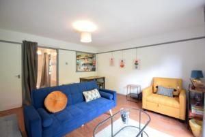 Stylish 1BR Retreat with Garden and Rustic Kitchen