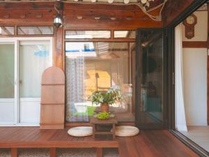 Traditional Hanok Stay with Jacuzzi, Dongdaemun Jongno Area