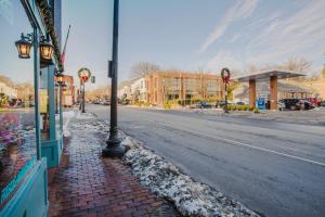 Georgetown 2br w wd nr Embassy Row nightlife WDC-705