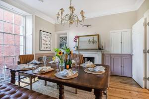 6 Bedroom - Luxury - Cinema Room