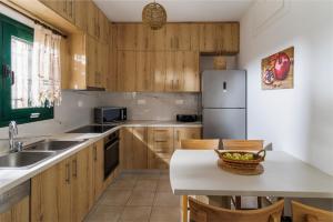 Villa Dafni with Private Pool BBQ and Free Parking