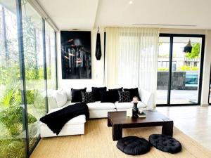 Luxury Penthouse with private pool, Gym