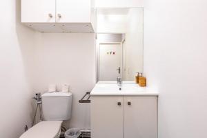 GuestReady - Cosy flat with a view of Montmartre