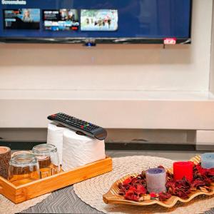 Air Condo Pool View Escape Cozy 1BR w Sofa Bed